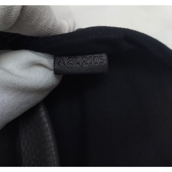 Marc By Marc Jacobs Gray Pebbled Leather Flap Closure Crossbody Bag - Picture 11 of 14